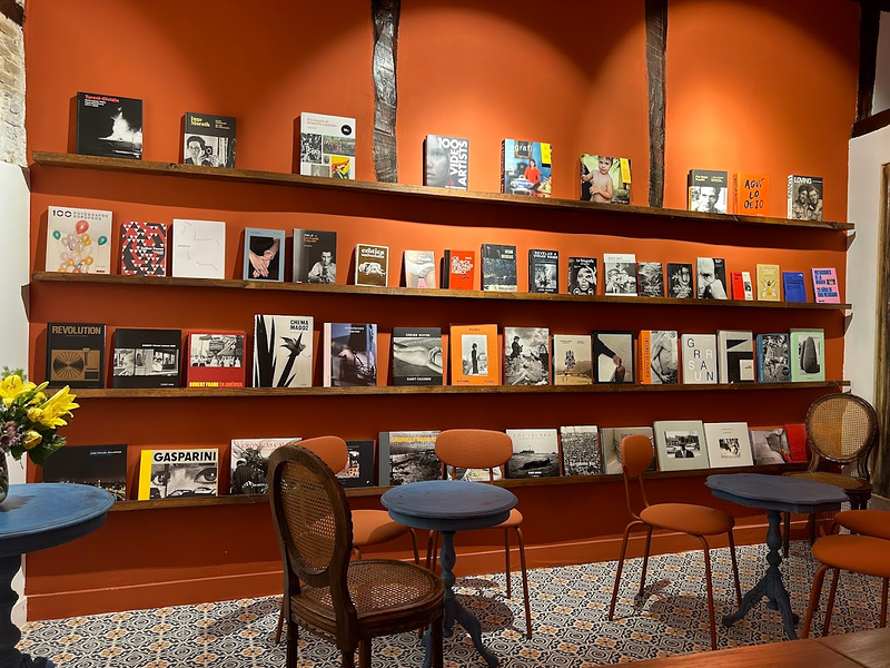 La Hora Azul Librer&iacute;a 4