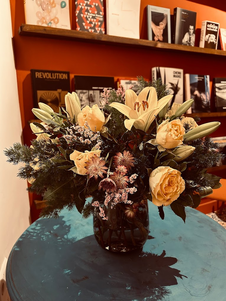 La Hora Azul Librer&iacute;a 8