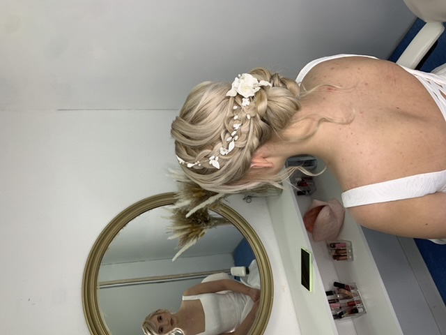 Charming Blond Peluquería y estética 13