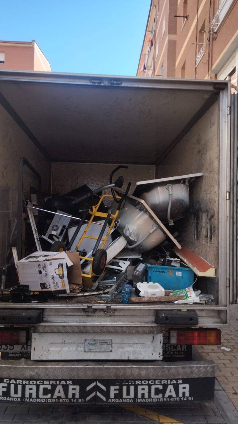 Chatarrero en Getafe RESIDUOS INDUSTRIALES: TRANSPORTE Y ALMACENAMIENTO