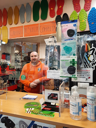 Reparaci&oacute;n De Calzado Y Duplicado De Llaves Marius CALZADOS: REPARACION Y LIMPIEZA