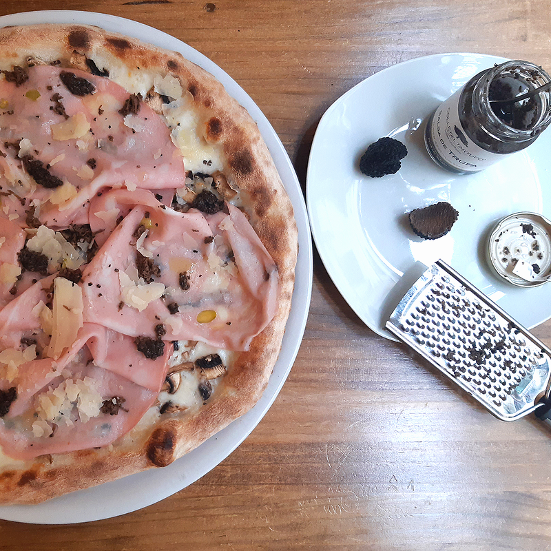 A Gog&ograve; Pizzabar 2