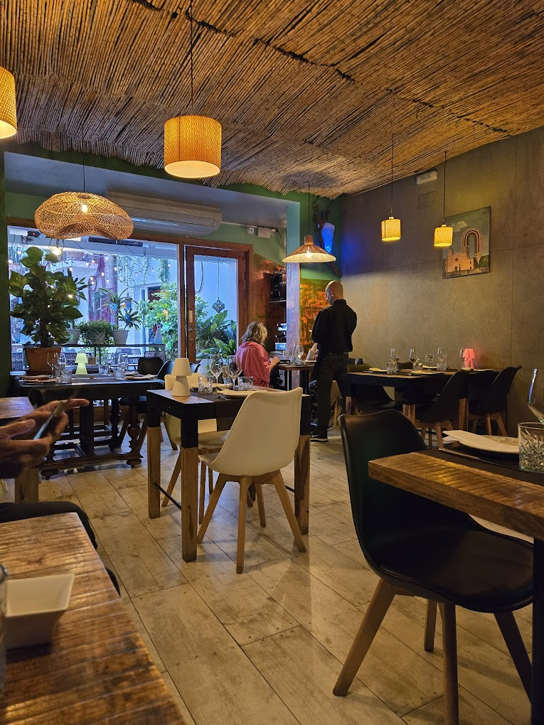 La Punta De Sitges - Bar De Tapas Y Restaurante 2