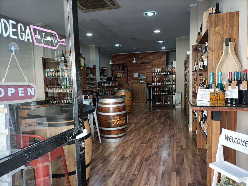 La Bodega De Juanlu TIENDAS DE VINO Y BEBIDAS ALCOHOLICAS