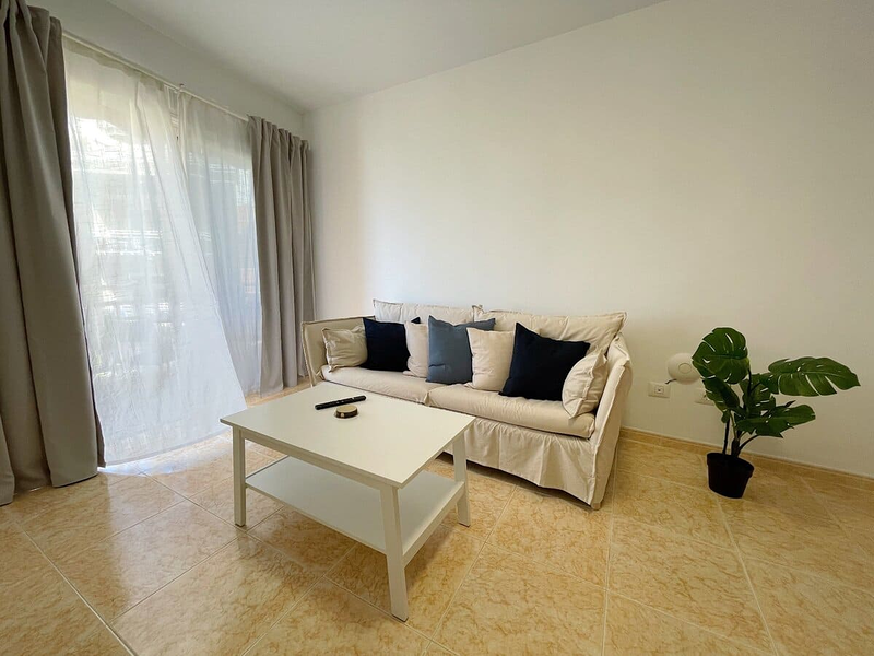 Alfredo Real Estate APARTAMENTOS TURISTICOS Y CASAS DE VACACIONES: ALQUILER