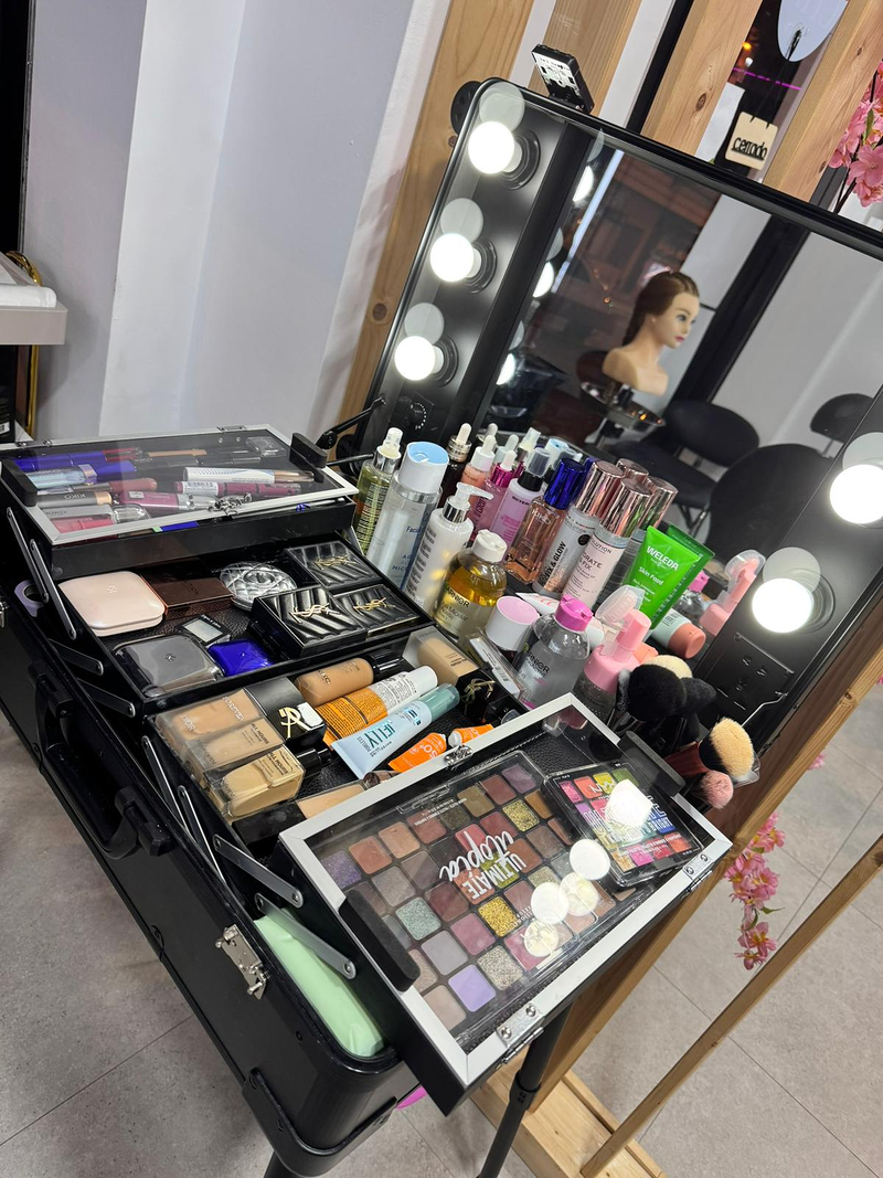 Valentina Est&eacute;tica U&ntilde;as y Peluquer&iacute;a, keratina y Alisados 16