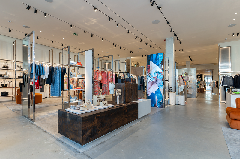 Pompeu TIENDAS DE ROPA DE SEÑORA Y CABALLERO