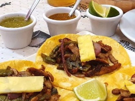 Un Chingo De Sabor 24