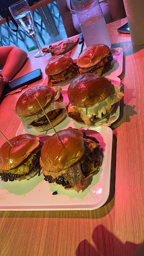 NOMADS proper burgers HAMBURGUESERIAS