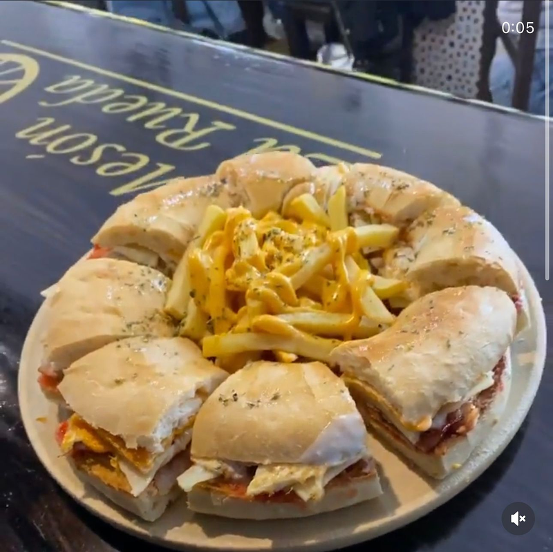 Caf&eacute; - Bar La Rueda CAFES-BARES