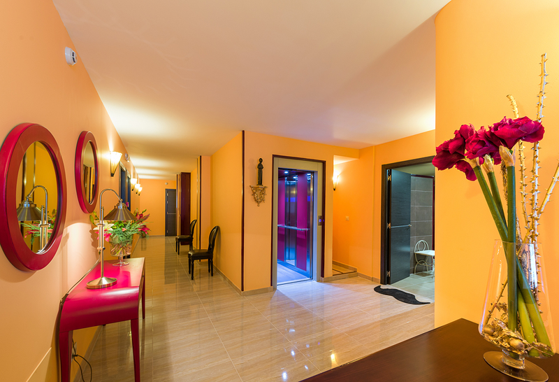 Albergue Via L&aacute;ctea HOTELES: CENTRALES DE RESERVAS
