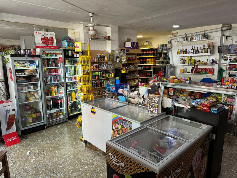 Ultramarinos Luis Tienda Latina ALIMENTACION: ESTABLECIMIENTOS