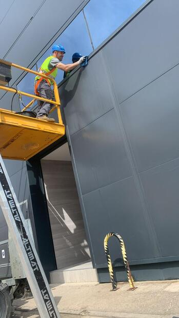 Verticales Don Falcon E Hija SL 9