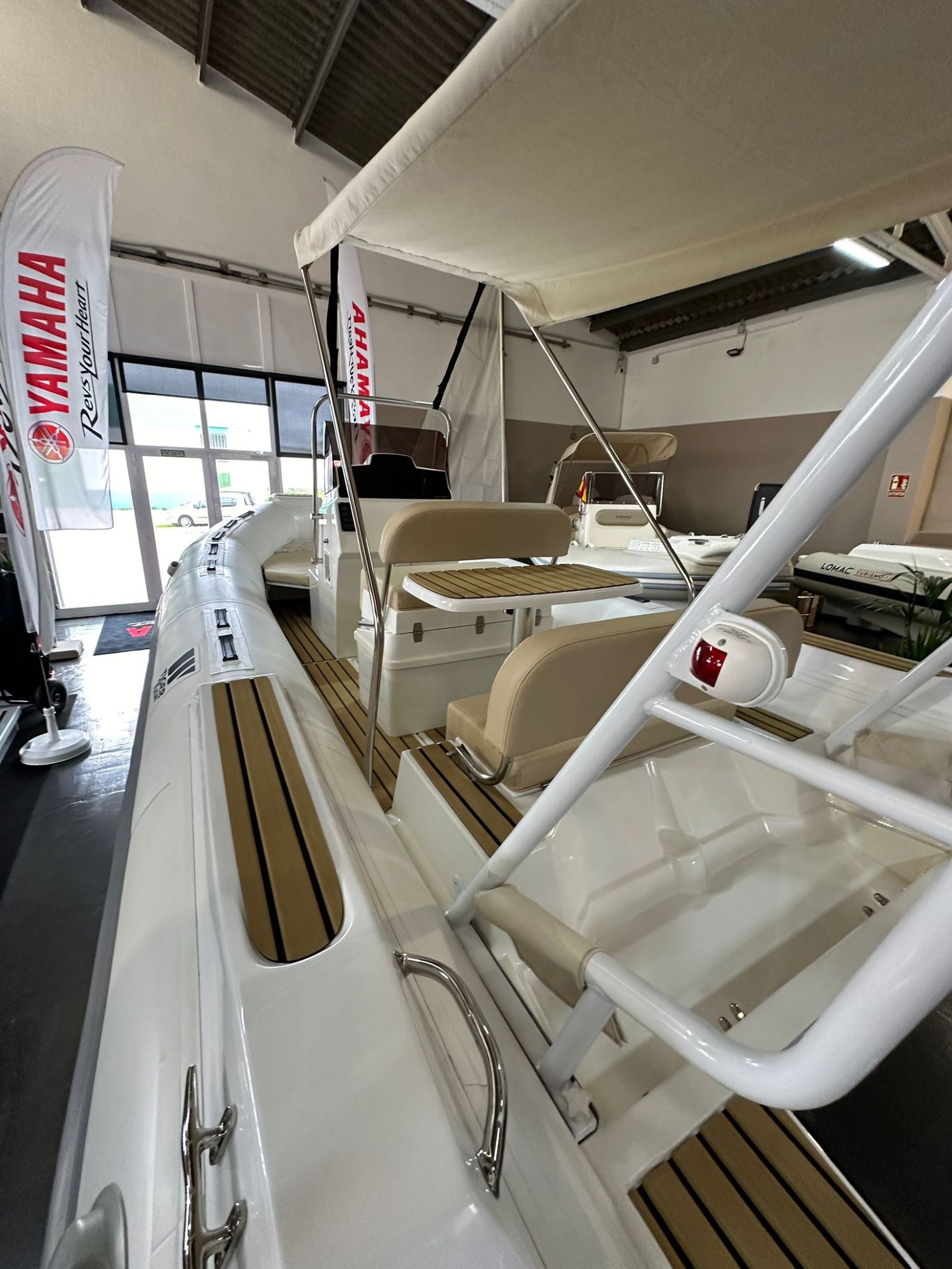 Nura N&agrave;utic 7