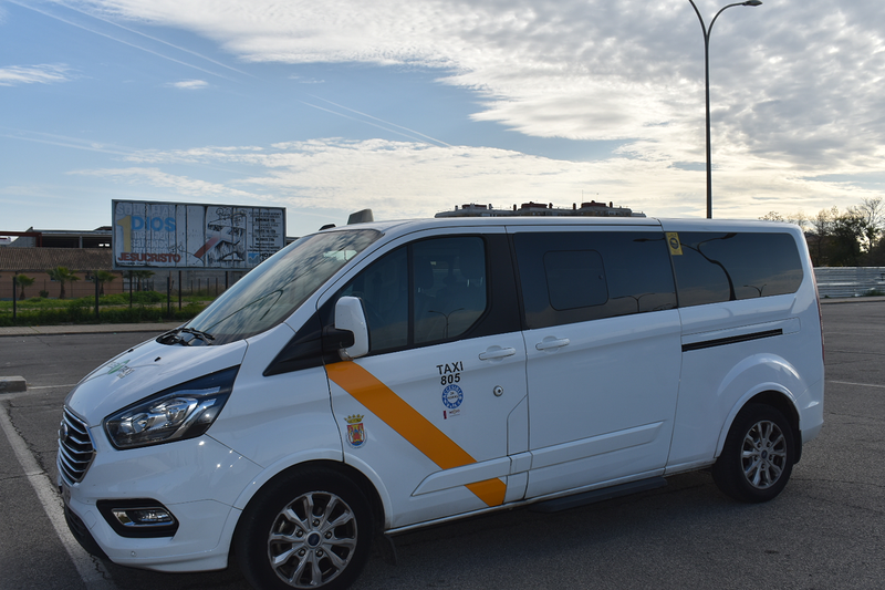 Taxi 8 Plazas Fernando Martin TAXIS: SERVICIOS Y PARADAS