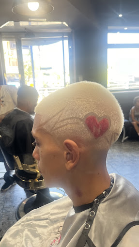 Holmarfamousbarber 2