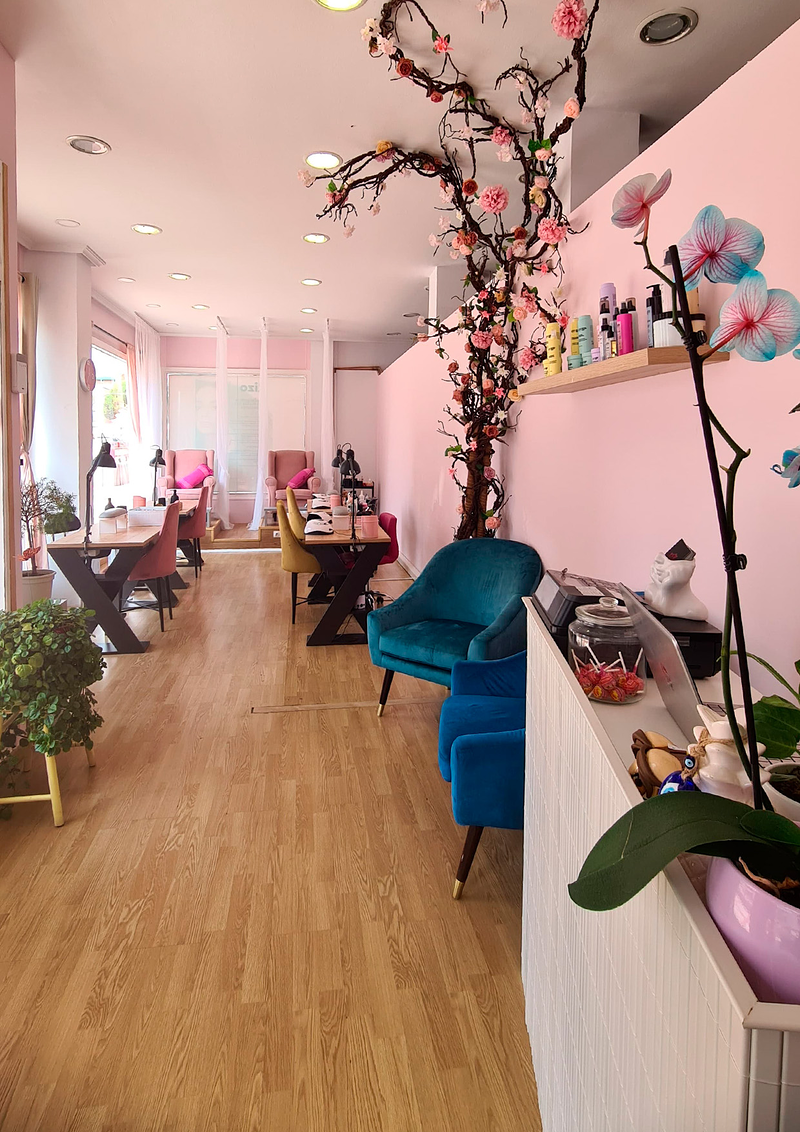 Natalia Rodríguez Academy Curly - Hair - Nails - Skin PELUQUERIAS UNISEX