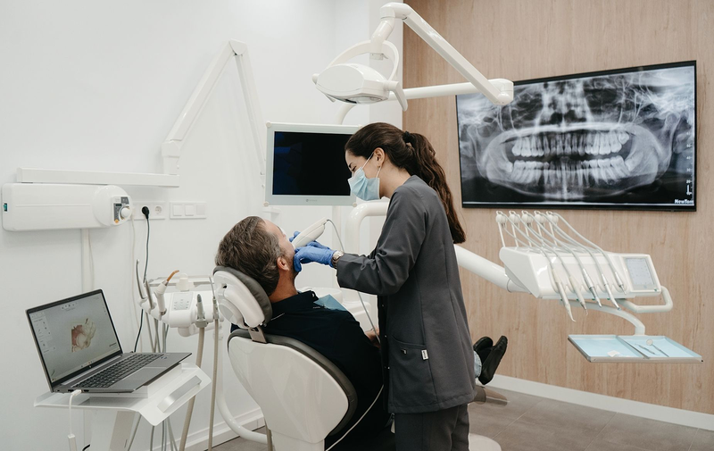 Cl&iacute;nica Dental Imagami 15