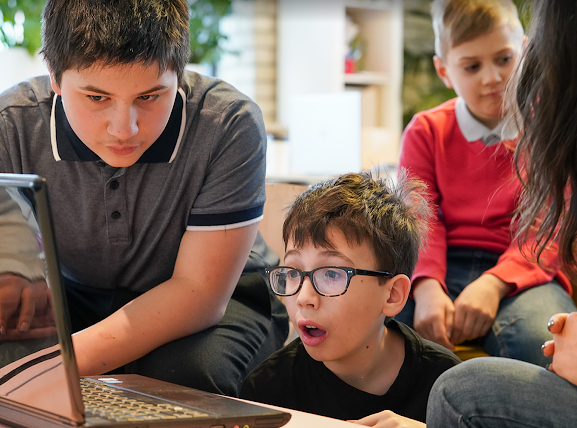 Algorithmics Bilbao. Escuela De Programación Para Niñ@s Y Jóvenes A Partir De 5 Años. 4
