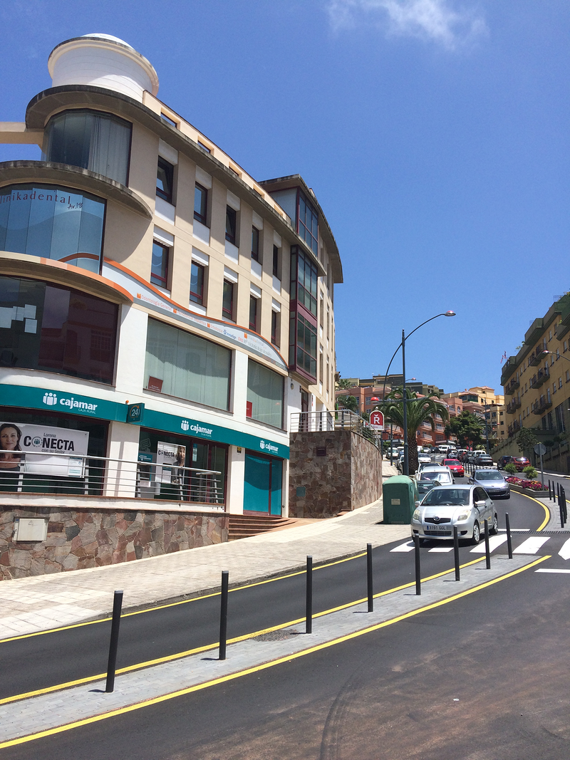 Clínica Dental Victoria Rojo CLINICAS DENTALES