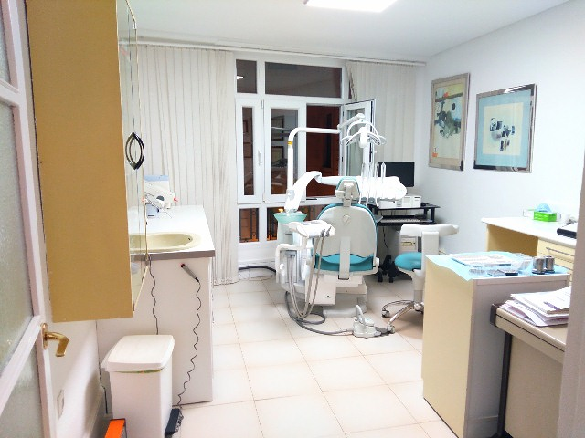 Cl&iacute;nica Dental Francisco Calatayud Prieto 4