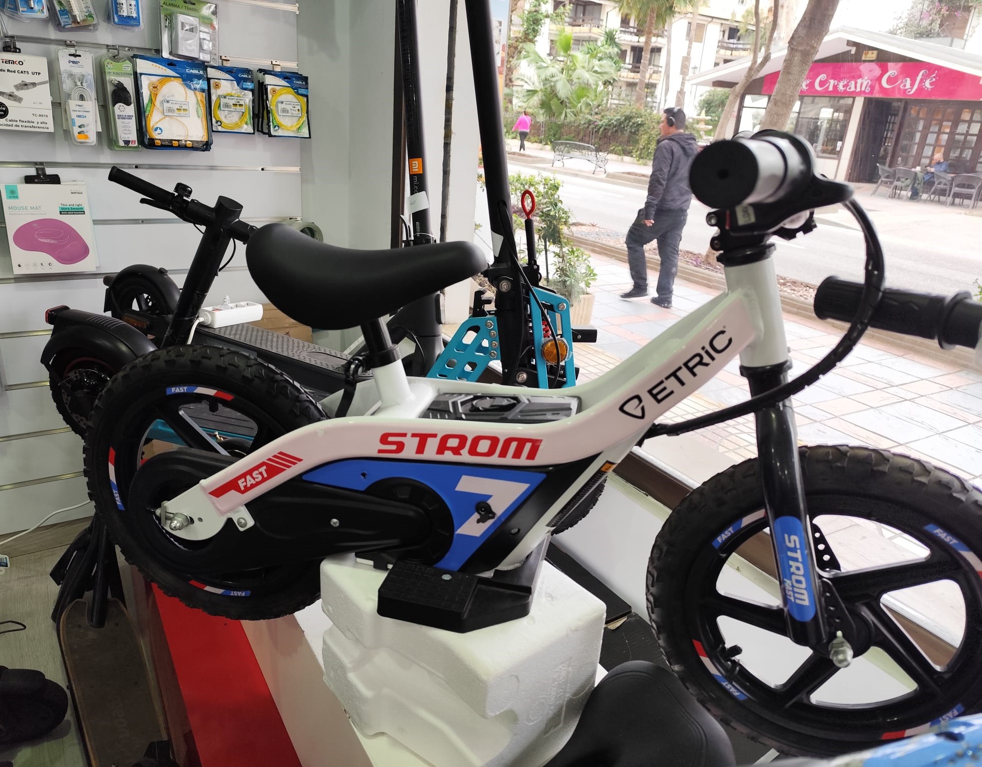 Group Lotfi Jaafar 4