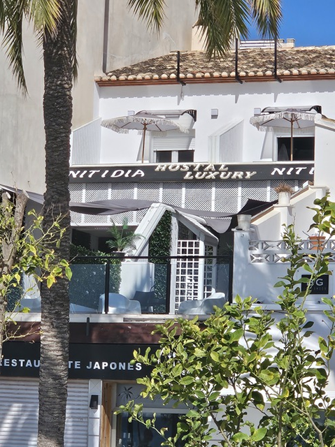 Hostal Luxury Nit i Dia 14