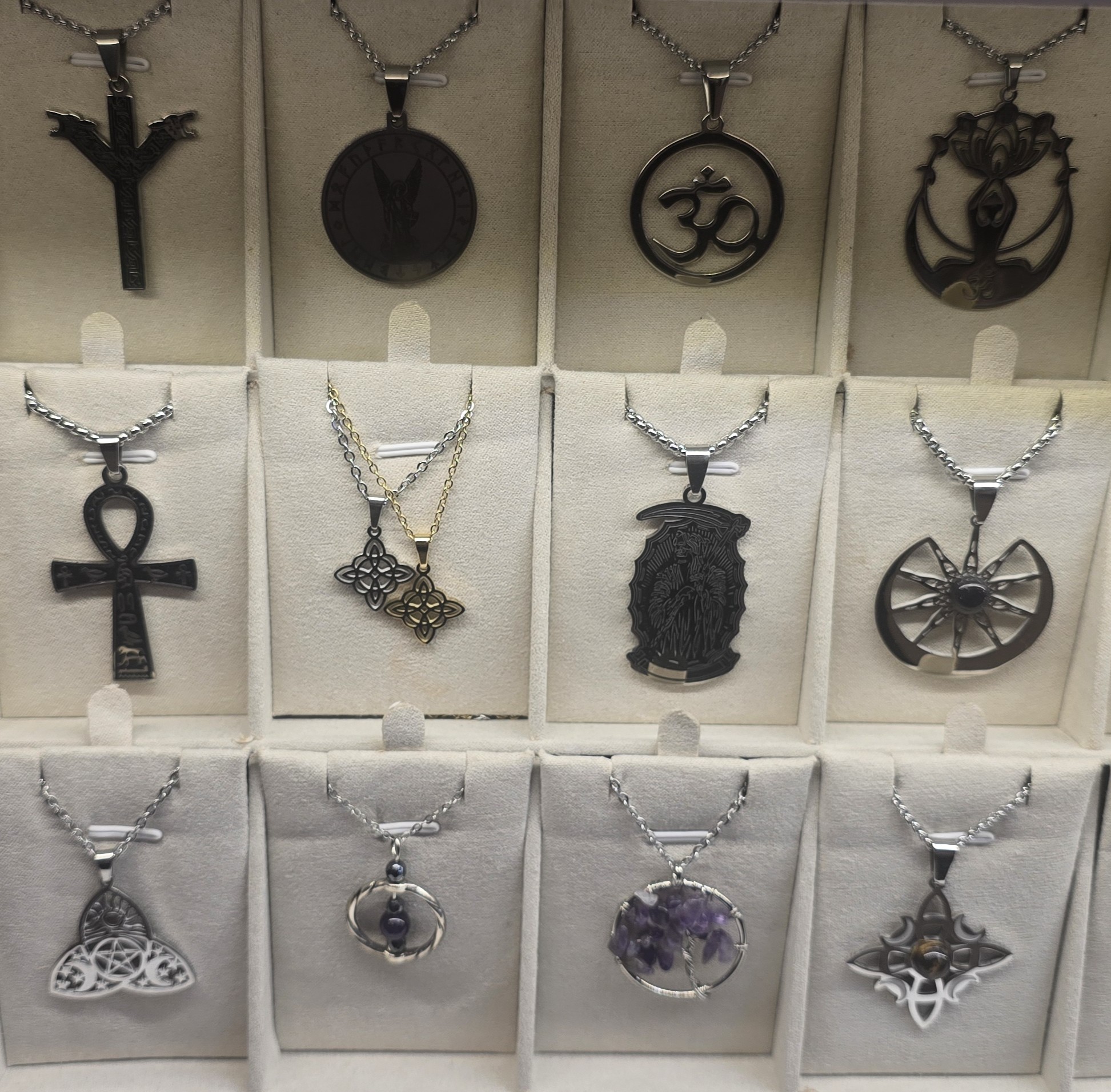 El mundo mágico de diosa luna 16