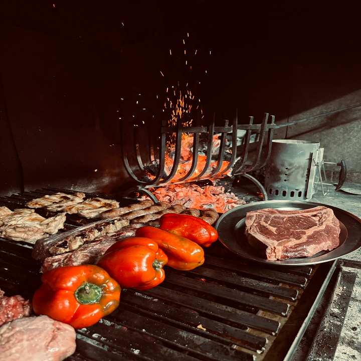 Tu Lugar Brasas y Tapas 13