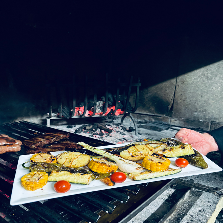 Tu Lugar Brasas y Tapas 8