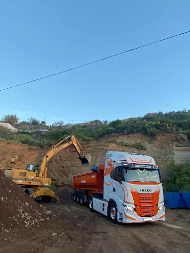 Caroland Canarias Transportes, S.L TRANSPORTES DE MERCANCIAS