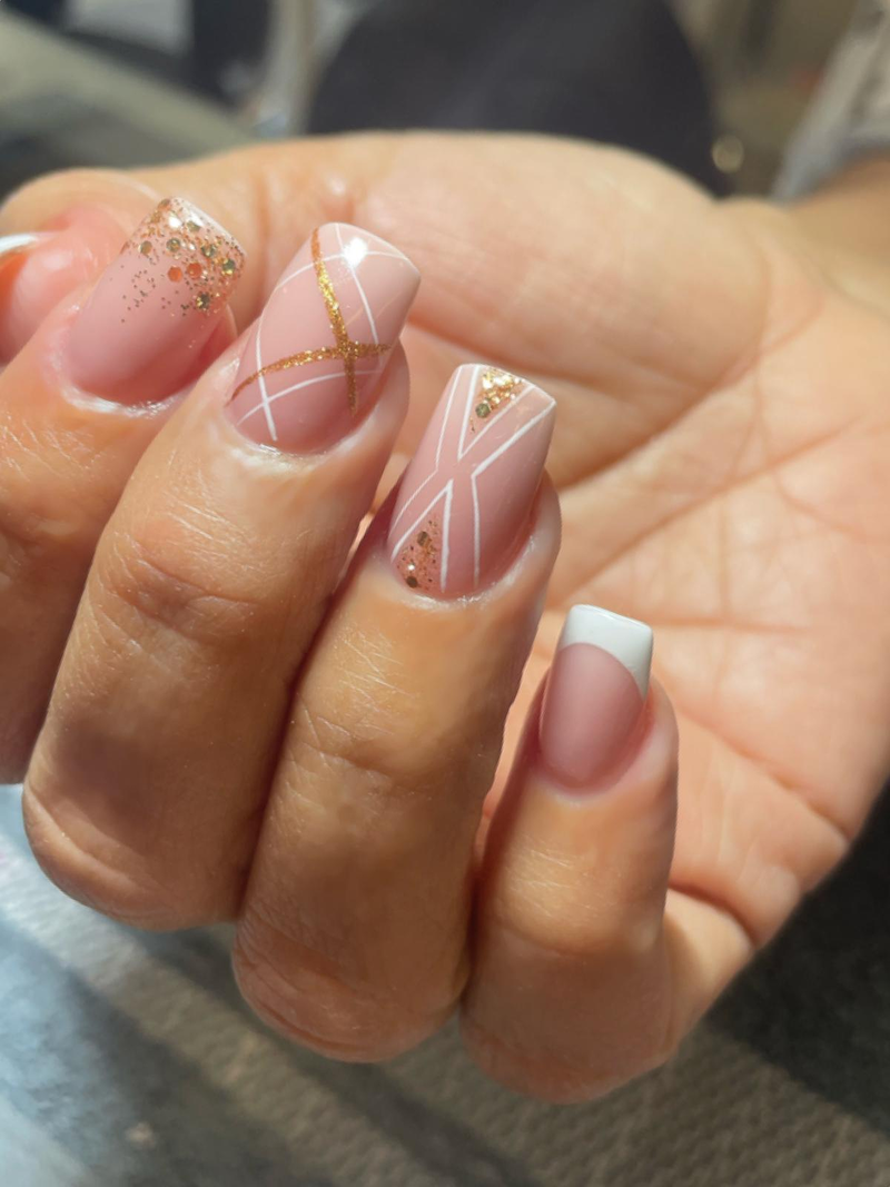 Light nails MANICURA