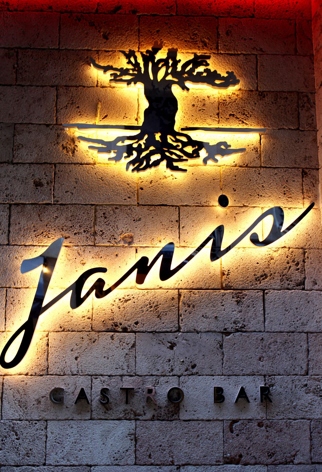 Janis Gastrobar
