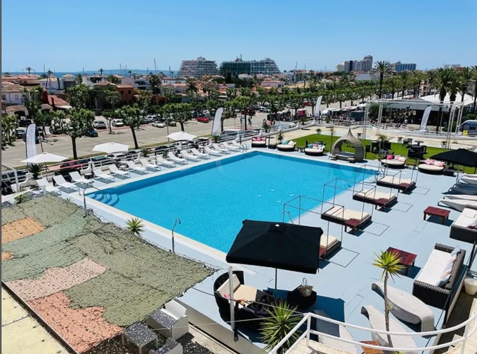 Fit N&agrave;utic - Priv&eacute; Lounge Pool 6