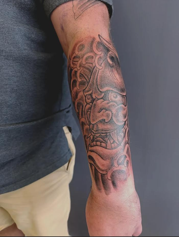 Zeus Tattoo & Piercing 5