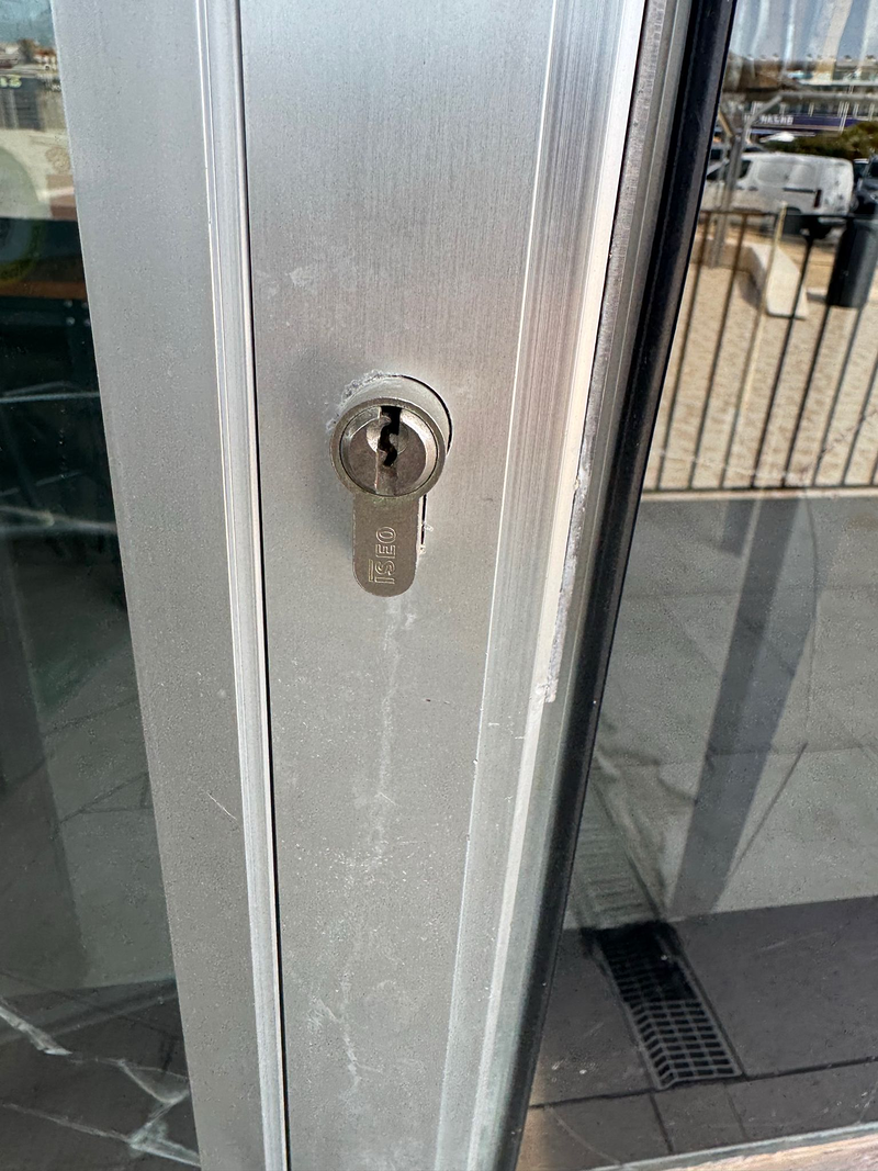 Aperturas Cerca de mi 25