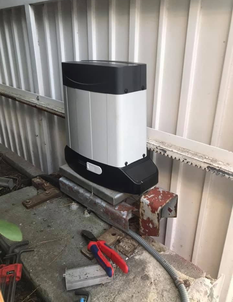 Automatismos TechSolutions PUERTAS: FABRICACION E INSTALACION