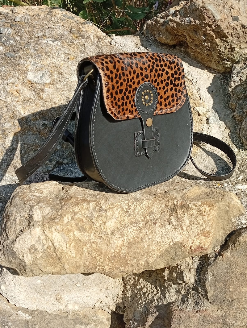 Iconic Leather MARROQUINERIA ARTICULOS: FABRICACION