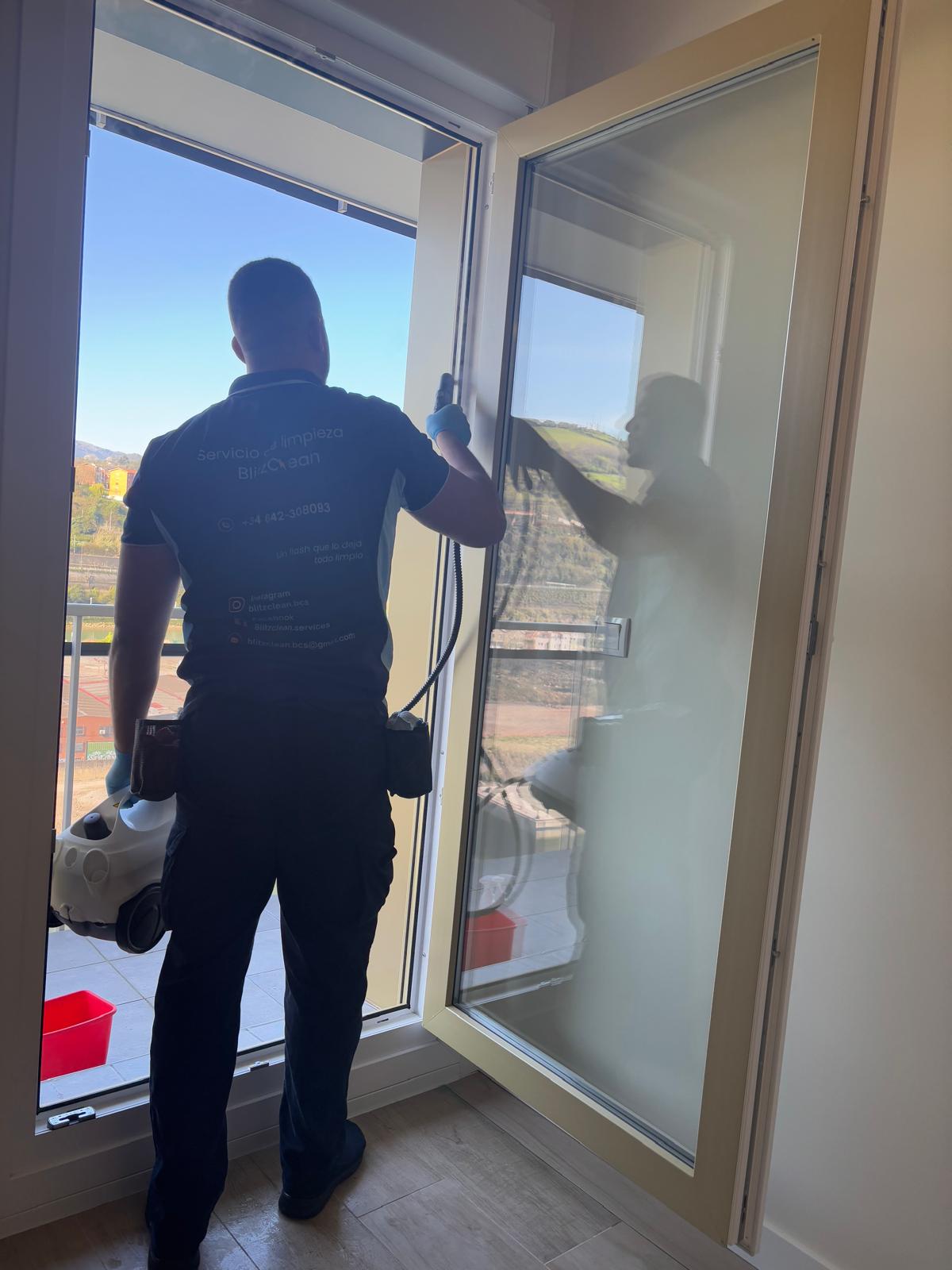 Empresa de Limpieza Blitzclean Services 36