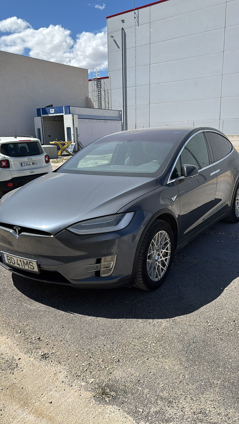 Autogaraje №1 Tesla Service 19