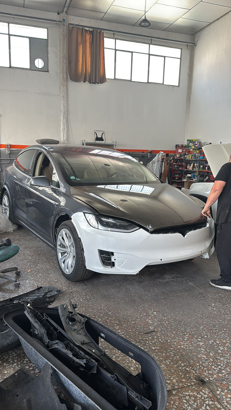 Autogaraje №1 Tesla Service 11