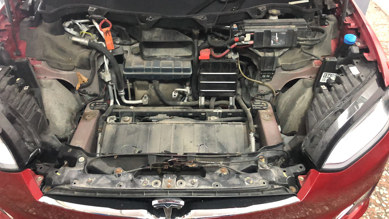 Autogaraje №1 Tesla Service 50