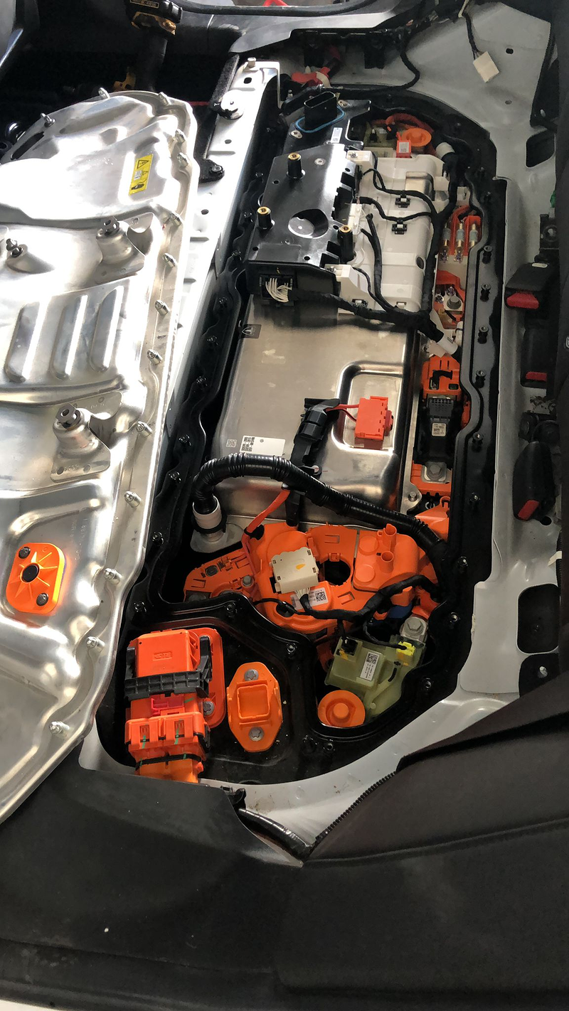 Autogaraje №1 Tesla Service 37