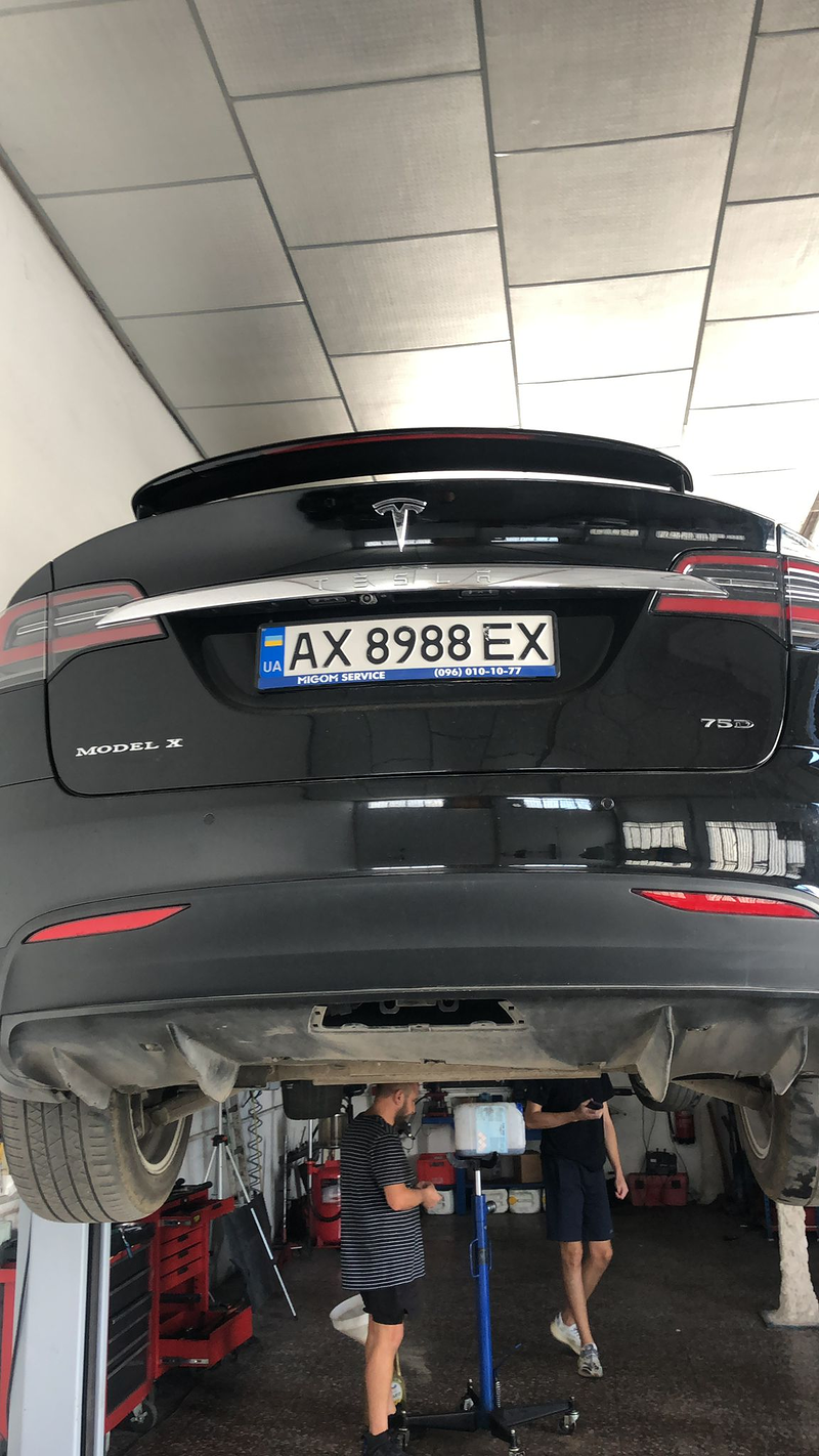 Autogaraje №1 Tesla Service 49