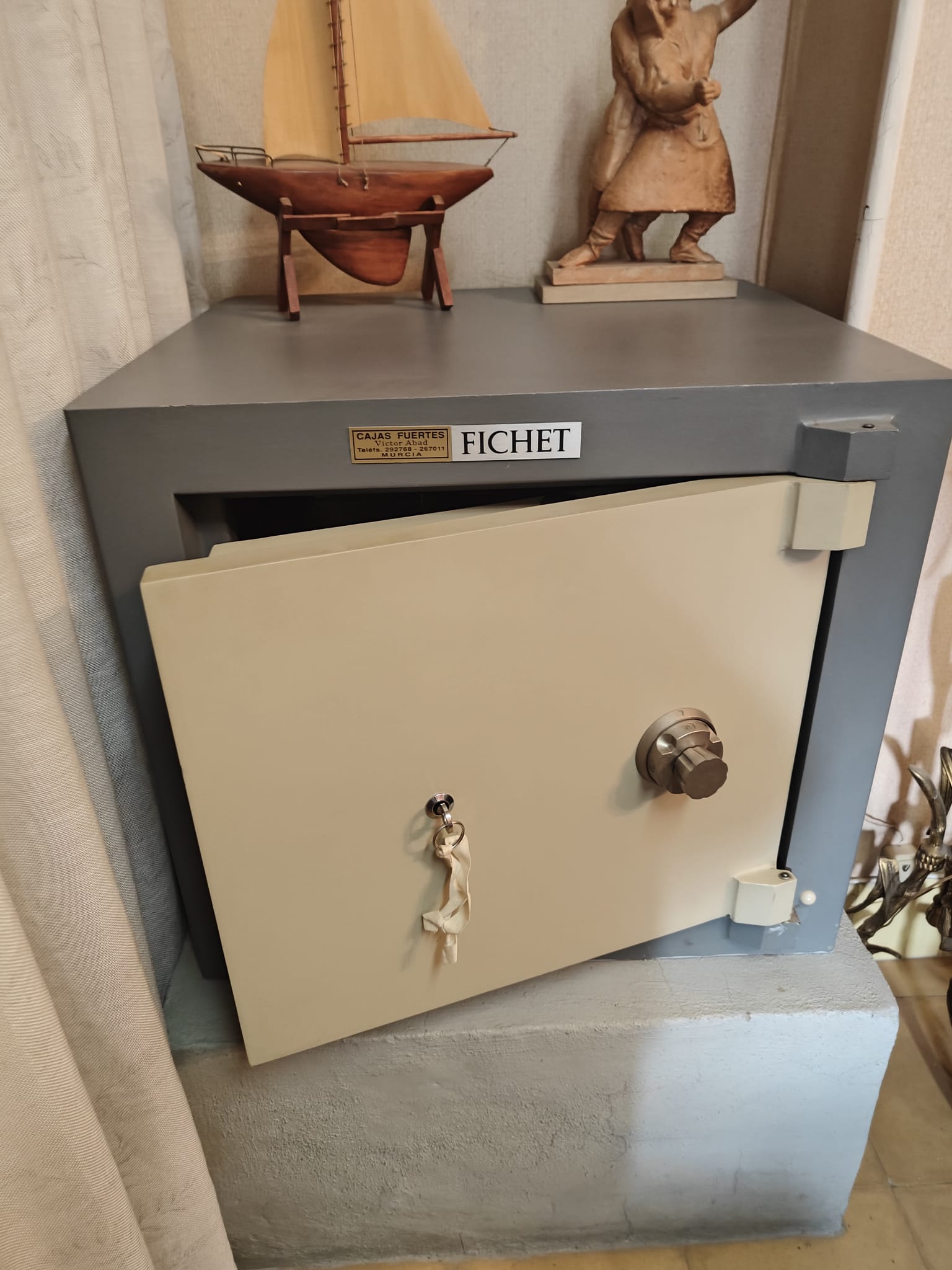 Lock & Security 10