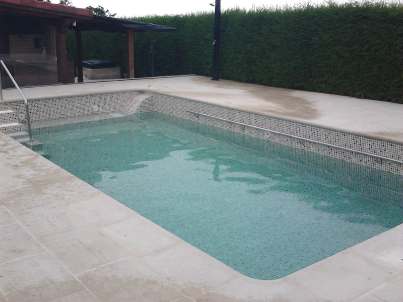 Piscinas Catalin y V&iacute;ctor PISCINAS: CONSTRUCCION Y MANTENIMIENTO