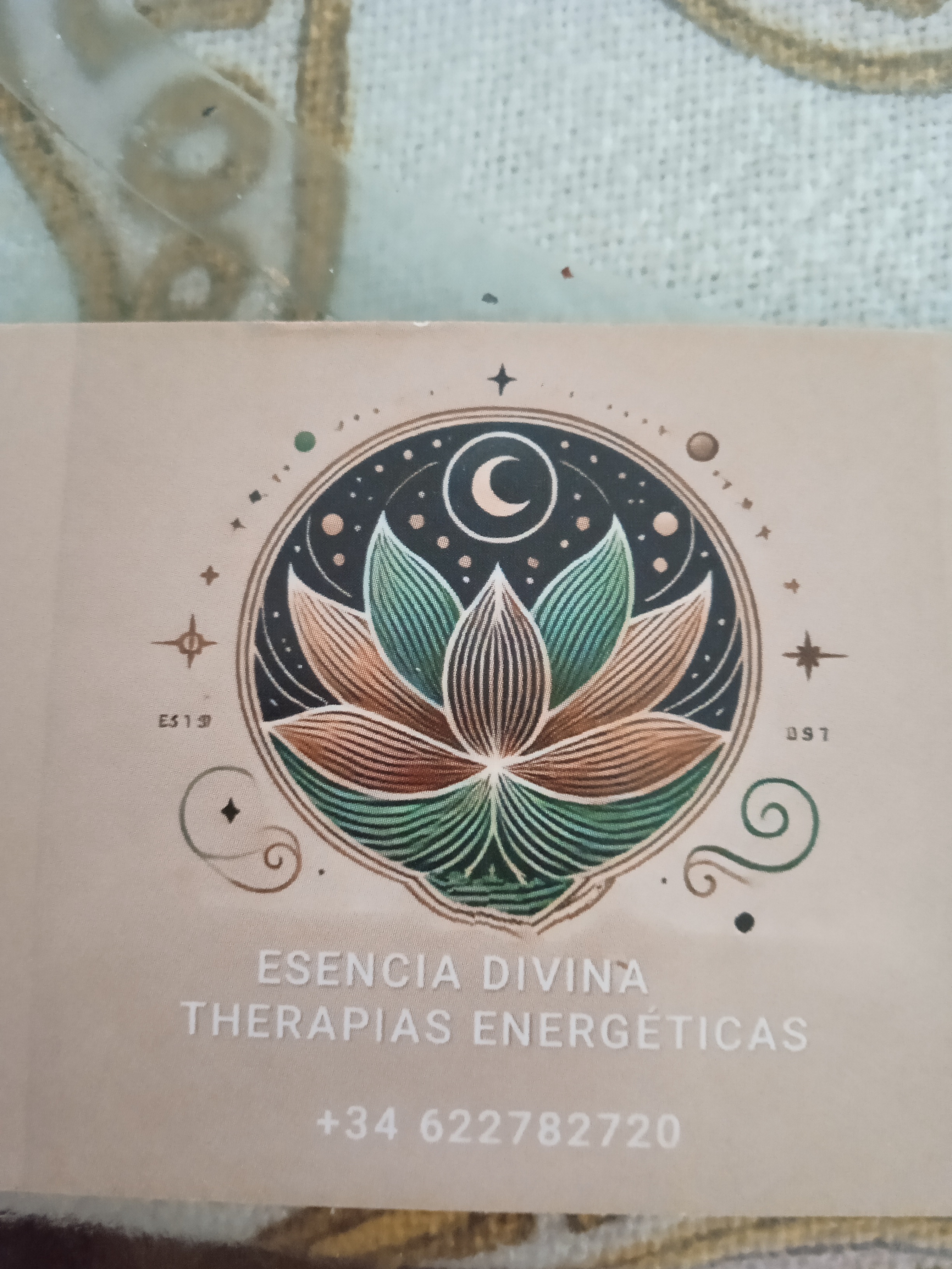 Esencia divina therapias y Tarot