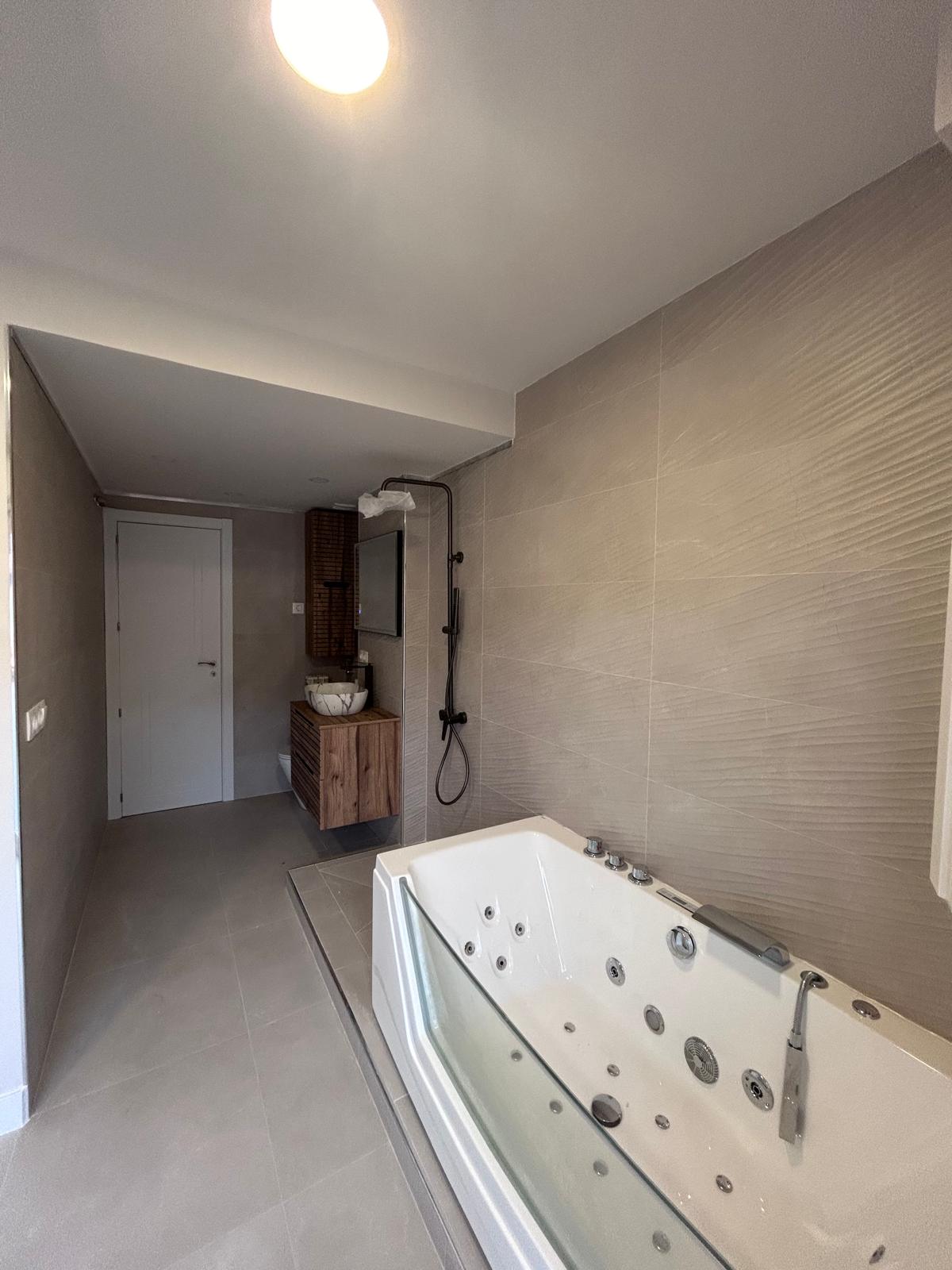 Idealiart & Construction 33