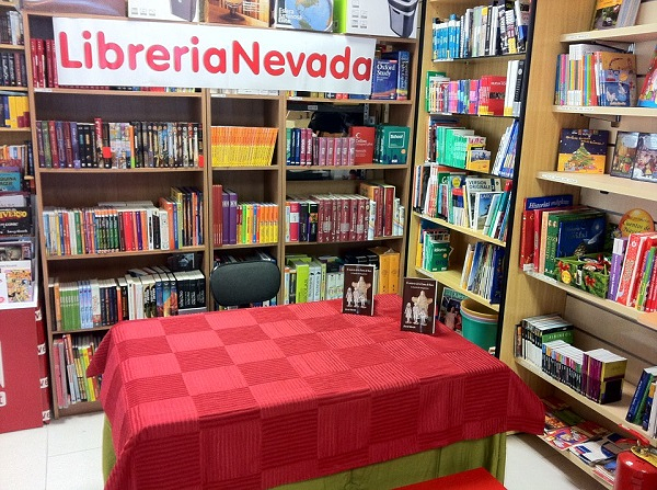 Librer&iacute;a Nevada 3