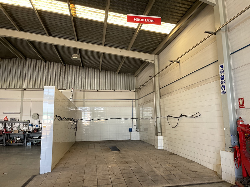 Gr&uacute;as Y Talleres Caro Teba S.L. 3